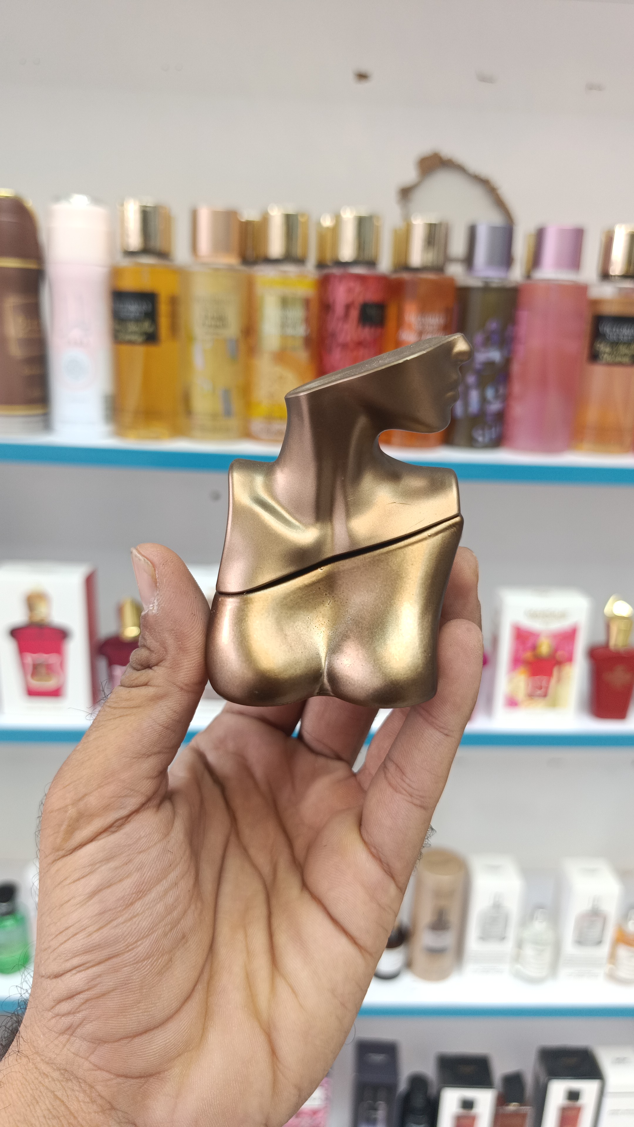 عطر زنانه بیلی آیلیش کریستوفر گلد حجم ۳۰ میلی‌لیتر با رایحه شیرین و گرم